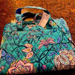 Vera Bradley Travel Organizer/New with tags, style ‘Peacock Garden’